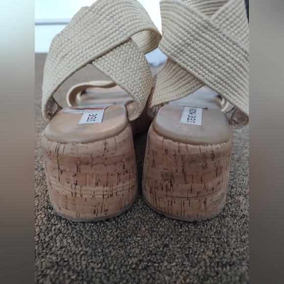 Steve Madden Beige Platform Sandals - Picture 2 of 4